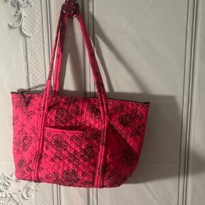 NWOT Kaddie& Libbie Floral Pink Quilted Tote/Travel Bag
